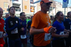 [Activiteiten en Festiviteiten] :: Drechtstadloop Halve Marathon Start (13)