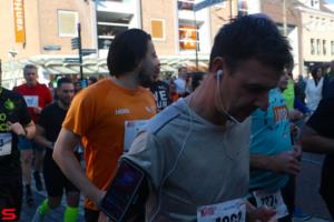 [Activiteiten en Festiviteiten] :: Drechtstadloop Halve Marathon Start (14)