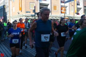 [Activiteiten en Festiviteiten] :: Drechtstadloop Halve Marathon Start (18)