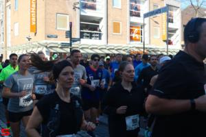 [Activiteiten en Festiviteiten] :: Drechtstadloop Halve Marathon Start (27)