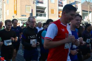 [Activiteiten en Festiviteiten] :: Drechtstadloop Halve Marathon Start (16)