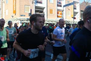 [Activiteiten en Festiviteiten] :: Drechtstadloop Halve Marathon Start (17)
