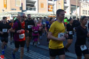 [Activiteiten en Festiviteiten] :: Drechtstadloop Halve Marathon Start (27)