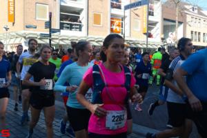 [Activiteiten en Festiviteiten] :: Drechtstadloop Halve Marathon Start (14)