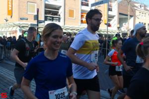 [Activiteiten en Festiviteiten] :: Drechtstadloop Halve Marathon Start (16)