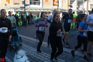 [Activiteiten en Festiviteiten] :: Drechtstadloop Halve Marathon Start (25)