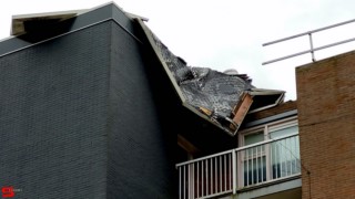 [Incidenten] :: Dak flink beschadigd door storm Eunice (13)